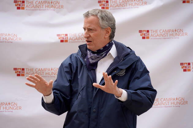 April 14, 2020, New York, New York, USA: Mayor BILL DI BLASIO holds a press conference at The Campaign Against Hunger Food Pantry,.Brooklyn, NY.April 14, 2020.Photos by Sonia Moskowitz. New York USA - ZUMAm334 20200414_zep_m334_005 Copyright: xSoniaxMoskowitzxGordonx
