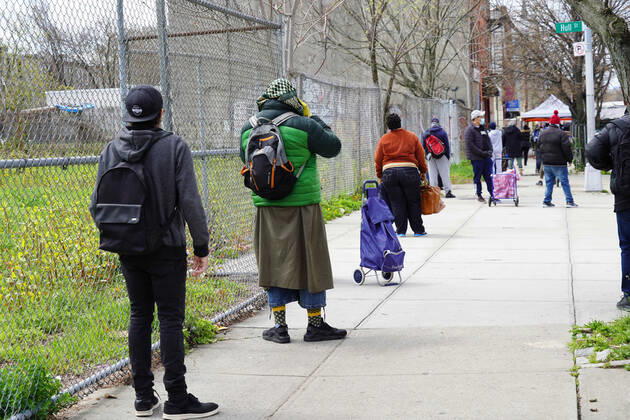 April 14, 2020, New York, New York, USA: Scenes at The Campaign Against Hunger during Mayor BILL DI BLASIO visit and press conference,.Brooklyn, NY.April 14, 2020.Photos by Sonia Moskowitz. New York USA - ZUMAm334 20200414_zep_m334_009 Copyright: xSoniaxMoskowitzxGordonx