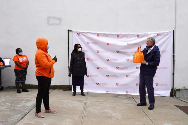 April 14, 2020, New York, New York, USA: Mayor BILL DI BLASIO holds a press conference at The Campaign Against Hunger Food Pantry,.Brooklyn, NY.April 14, 2020.Photos by Sonia Moskowitz. New York USA - ZUMAm334 20200414_zep_m334_016 Copyright: xSoniaxMoskowitzxGordonx