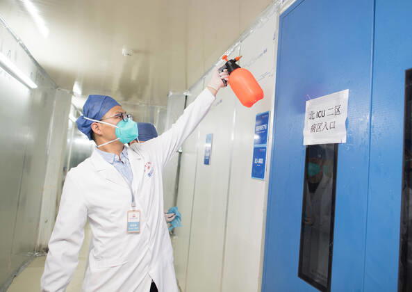 (200415) -- WUHAN, April 15, 2020 -- A medical worker with Zhongnan Hospital of Wuhan University conducts disinfection at Leishenshan (Thunder God Mountain) Hospital in Wuhan, capital of central China s Hubei Province, April 15, 2020. Wuhan Leishenshan (Thunder God Mountain) Hospital ceased operation in Wuhan on Wednesday as the coronavirus epidemic wanes. ) CHINA-HUBEI-WUHAN-LEISHENSHAN HOSPITAL-RETIRING (CN) XiaoxYijiu 