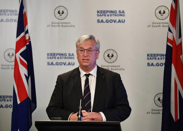 STEVEN MARSHALL COVID-19 PRESSER, Clinical Director of Regional Services Dr Tom Todd speaks to the media in Adelaide, Wednesday, April 15, 2020. The Australian Government has announced even tighter restrictions around social gatherings, and boosted stimulus spending, in attempts to fight off the coronavirus and it s affects on the economy. ( NO ARCHIVING, EDITORIAL USE ONLY, NO USE IN BOOKS WITHOUT CONSENT ADELAIDE SA AUSTRALIA  Copyright: xDAVIDxMARIUZx 20200415001463581256