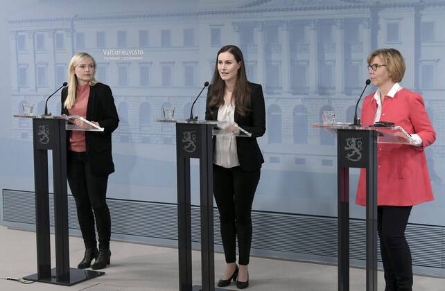 Interior Minister Maria Ohisalo (L), Prime Minister Sanna Marin and Justice Minister Anna-Maja Henriksson attend a press conference of the Finnish Government in Helsinki, Finland, on April 15, 2020. The cordoning of the Uusimaa region around capital Helsinki that came into force on 28 March is no longer considered an unavoidable measure that can be justified by emergency legislation. The government decided to immediately lift the ban on travel in and out of Uusimaa, Helsinki Finland  Copyright: xMarkkuxUlanderx LKFTJK20200415100024PPUB