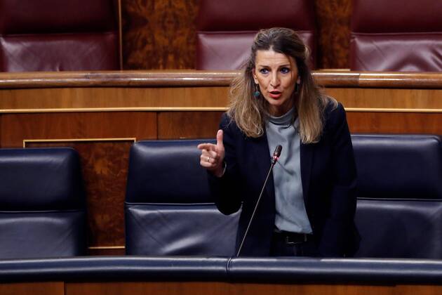 Spanish Labor Minister, Yolanda Diaz (C), delivers a speech during the first Prime Minister s question time session held since the state of alarm was declared, at Lower Chamber of Spanish Parliament, in Madrid, Spain, 15 April 2020. Central Government declared the state of alarm for coronavirus last 14 March and the country faces a lockdown to try to avoid the spreading of COVID-19 outbreak. First Prime Minister s question time session since the state of alarm was declared !ACHTUNG: NUR REDAKTIONELLE NUTZUNG!  Copyright: xBallesterosx GRAF973 20200415-637225458101370296