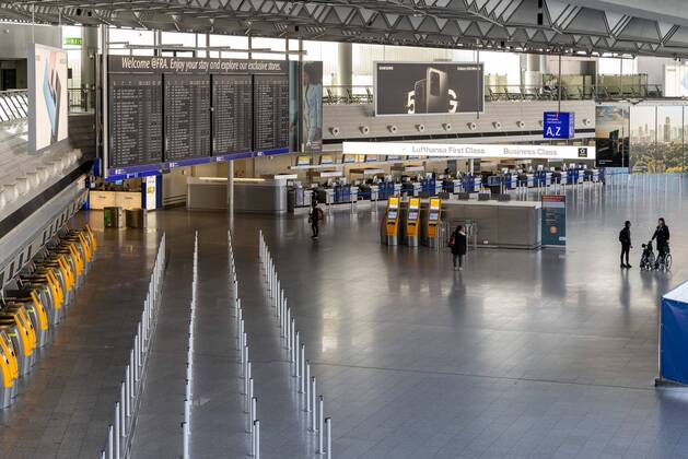 Frankfurt am Main, Flughafen Frankfurt , 15.04.2020, Flughafen Frankfurt am Main, leere Schalterhalle am Terminal 1 Frankfurt am Main Flughafen Frankfurt Hessen Deutschland