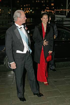Crown Princess Victoria and King Carl XVI Gustaf Attendance at the Royal Musical Academys Feast Meeting with Subsequent Dinner, Musical Academy, Grand Hôtel 2006 11 27 c Charles Hammarsten IBL Kings House Sweden x2492x, Copyright: xCharlesxHammarsten TTx