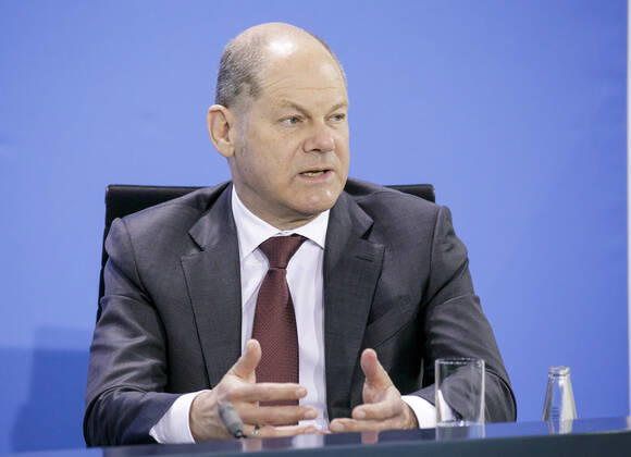 Bundesfinanzminister Olaf Scholz, SPD, gibt nach einer Videokonferenz des Bundesregierung mit den Ministerpraesidenten, im Zusammenhang mit dem Coronavirus, eine Presseunterrichtung. Berlin, 15.04.2020 Berlin Deutschland