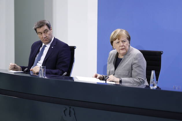 Markus Söder, Bayerischer Ministerpräsident, Bundeskanzlerin Angela Merkel, Deutschland, Berlin, Bundeskanzleramt, Pressekonferenz von Bundeskanzlerin Merkel im Anschluss an das Gespräch mit den Regierungschefinnen und -chefs der Länder im Zusammenhang mit dem Coronavirus , 15.04.2020