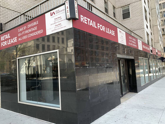 April 15, 2020, New York, New York, USA: Retail for lease. New York during CORONA VIRUS COVID-19 PANDEMIC. March saw a record sales drop with so many closed stores. Total sales, which include retail purchases in stores and internet as well as dollars spent at bars and restaurants, lost 8.7 percent compared to February 2020..April 15, 2020 New York USA - ZUMAm57_ 20200415_zaf_m57_044 Copyright: xJohnxMarshallxMantelx