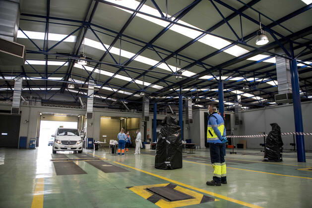 April 15, 2020, Granada, Spain: General view of the Technical Vehicle Inspection Center (ITV) of Albolote, Granada where PCR tests will be performed to detect the coronavirus..During the coronavirus crisis, at the ITV (technical inspection of vehicles) center in Albolote PCR tests (polymerase chain reaction) are carried out on workers of the security forces and staff of nursing homes to detect Covid 19. Granada Spain - ZUMAs197 20200415_zaa_s197_092 Copyright: xCarlosxGilx