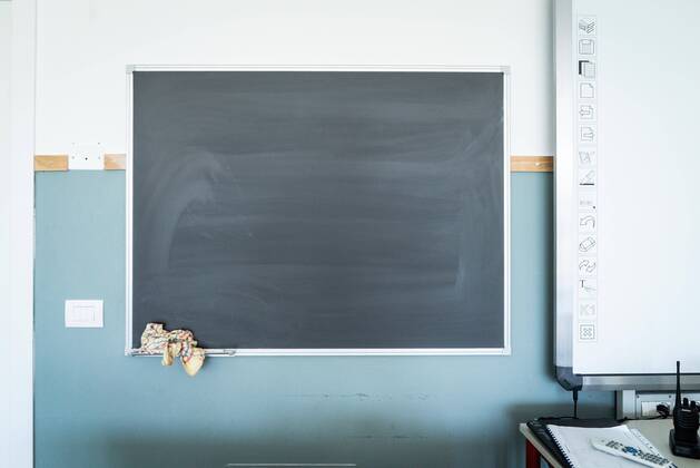 MILAN. Schools closed due to coronavirus ordinance. Empty classrooms at the First Grade Secondary School - Cisliano via papa giovanni xxiii (Stefano De Grandis Fotogramma, - 2020-04-16) p.s. la foto e utilizzabile nel rispetto del contesto in cui e stata scattata, e senza intento diffamatorio del decoro delle persone rappresentate  Copyright: xStefanoxDexGrandisx xFOTOGRAMMAx