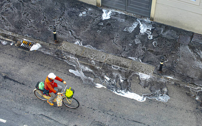 Bergamo Coronavirus - sanitation of city streets (Foto Sergio Agazzi Fotogramma, Bergamo - 2020-04-16) p.s. la foto e utilizzabile nel rispetto del contesto in cui e stata scattata, e senza intento diffamatorio del decoro delle persone rappresentate  Copyright: xFotox SergioxAgazzix xFOTOGRAMMAx