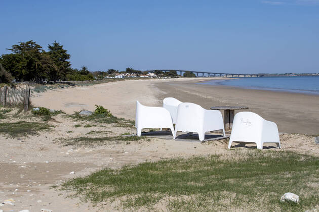 Plage de Rivedoux NEWS : Crise sanitaire mondiale et la pandemie du Coronavirus Covid19 - Ile de Re - 16 04 2020 ChristopheBreschi Panoramic 