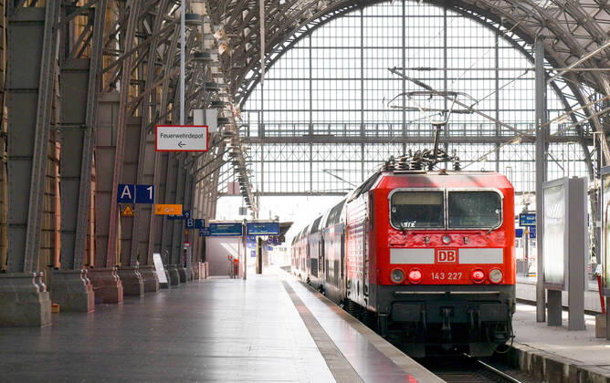 xblx, Regionalbahn der Deutschen Bahn im Hauptbahnhof frankfurt, emwirt Frankfurt am Main