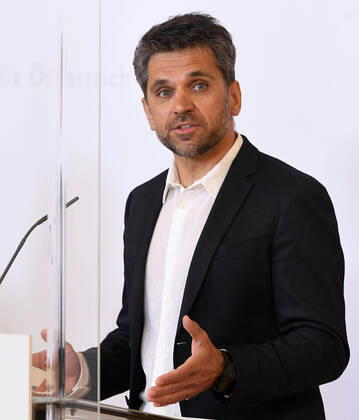 Wien 16.04.2020, Bundeskanzleramt, Wien, AUT, Akutelle Entwicklungen zur Coronaerkrankung in Oesterreich, Pressekonferenz zum Thema Start Ups, im Bild Business Angel Michael Altrichter Business Angel Michael Altrichter during a press conference on the subject Start ups of Austrian Goverment about the Coronavirus Pandemie at the Bundeskanzleramt in Wien, Austria on 2020 04 16.