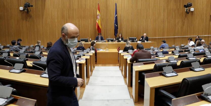 Spanish Health Minister, Salvador Illa (C-I), during his weekly appearance before the Health Commission to inform about the coronavirus situation at Parliament in Madrid, Spain, 16 April 2020. Spanish Health Minister appears before Health Commission at Parliament !ACHTUNG: NUR REDAKTIONELLE NUTZUNG!  Copyright: xBallesterosx GRAF1456 20200416-637226406565169514