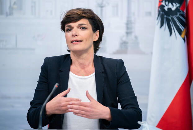 Wien 16.04.2020, Wien, AUT, Akutelle Entwicklungen zur Coronaerkrankung in Oesterreich, Pressekonferenz, im Bild SPOe-Chefin Pamela Rendi Wagner SPOe-Chefin Pamela Rendi Wagner during a press conference of Austrian Goverment about the Coronavirus Pandemie at the Wien, Austria on 2020 04 16.