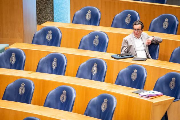 News Bilder des Tages DEN HAAG, 16-04-2020, Debate about the coronavirus in Dutch Parliament. Partij voor de Dieren Member of parliament Frank Wassenberg Debate about the coronavirus in Dutch Parliament  x7828069x Copyright:
