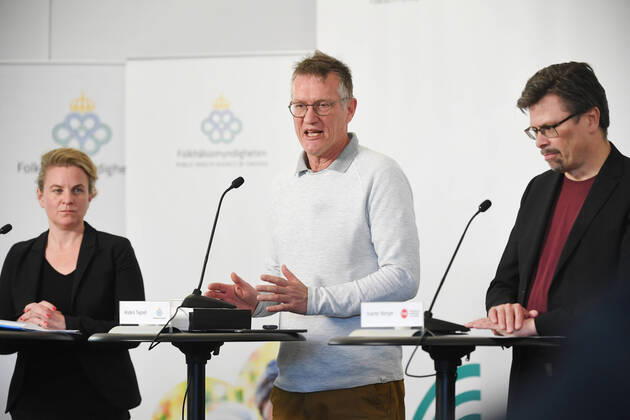 Johanna Sandwall, National Board of Health and Welfare, State epidemiologist Anders Tegnell of the Public Health Agency of Sweden, and Svante Werger, the Swedish Civil Contingencies Agency MSB , during their daily news conference on the coronavirus, Covid 19 situation in Stockholm, Sweden, April 16, 2020 Photo Fredrik Sandberg TT code10080 Stockholm Sweden x10080x, Copyright: xFredrikxSandberg TTx SWEDEN CORONA PRESS CONFERENCE