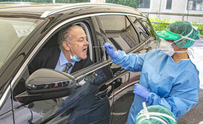 Caravaggio (Bergamo) Coronavirus - the Drive in tampons in the town are underway. the first patient is dr. Flavio Alborghetti director of PRESST BG West (Foto Sergio Agazzi Fotogramma, Bergamo - 2020-04-16) p.s. la foto e utilizzabile nel rispetto del contesto in cui e stata scattata, e senza intento diffamatorio del decoro delle persone rappresentate  Copyright: xFotox SergioxAgazzix xFOTOGRAMMAx