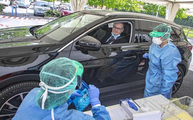 Caravaggio (Bergamo) Coronavirus - the Drive in tampons in the town are underway. the first patient is dr. Flavio Alborghetti director of PRESST BG West (Foto Sergio Agazzi Fotogramma, Bergamo - 2020-04-16) p.s. la foto e utilizzabile nel rispetto del contesto in cui e stata scattata, e senza intento diffamatorio del decoro delle persone rappresentate  Copyright: xFotox SergioxAgazzix xFOTOGRAMMAx