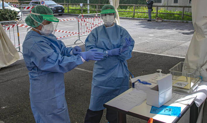Caravaggio (Bergamo) Coronavirus - the Drive in tampons in the town are underway. the first patient is dr. Flavio Alborghetti director of PRESST BG West (Foto Sergio Agazzi Fotogramma, Bergamo - 2020-04-16) p.s. la foto e utilizzabile nel rispetto del contesto in cui e stata scattata, e senza intento diffamatorio del decoro delle persone rappresentate  Copyright: xFotox SergioxAgazzix xFOTOGRAMMAx