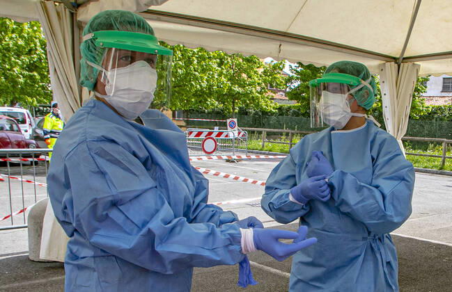 Caravaggio (Bergamo) Coronavirus - the Drive in tampons in the town are underway. the first patient is dr. Flavio Alborghetti director of PRESST BG West (Foto Sergio Agazzi Fotogramma, Bergamo - 2020-04-16) p.s. la foto e utilizzabile nel rispetto del contesto in cui e stata scattata, e senza intento diffamatorio del decoro delle persone rappresentate  Copyright: xFotox SergioxAgazzix xFOTOGRAMMAx