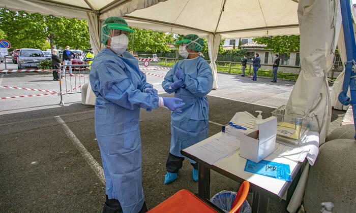 Caravaggio (Bergamo) Coronavirus - the Drive in tampons in the town are underway. the first patient is dr. Flavio Alborghetti director of PRESST BG West (Foto Sergio Agazzi Fotogramma, Bergamo - 2020-04-16) p.s. la foto e utilizzabile nel rispetto del contesto in cui e stata scattata, e senza intento diffamatorio del decoro delle persone rappresentate  Copyright: xFotox SergioxAgazzix xFOTOGRAMMAx