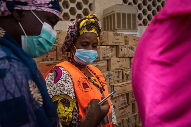 An employee of the technical services of the city of Niamey attends a donation ceremony. Donations from international NGOs (Non-Governmental Organizations) given to the city of Niamey continue to flow in the framework of the COVID-19 Preparation and Response Plan. Donations of sanitary equipment in particular (Soaps, kettles, Masks, ...) as here today given by a German NGO to the mayor and President of the Special Delegation of the city, Mr. Moctar Mamoudou.  NicolasxRemenex xLexPictorium LePictorium_0227998