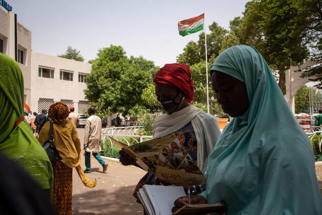 Donations from international NGOs (Non-Governmental Organizations) given to the city of Niamey continue to flow in the framework of the COVID-19 Preparation and Response Plan. Donations of sanitary equipment in particular (Soaps, kettles, Masks, ...) as here today given by a German NGO to the mayor and President of the Special Delegation of the city, Mr. Moctar Mamoudou. Events that are most often highlighted by the local press and which also shows how difficult it is for journalists to respect barrier gestures.  NicolasxRemenex xLexPictorium LePictorium_0228013