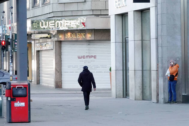 Coronakrise - Hamburger Innenstadt 15.04.2020, DEU, Deutschland, Hamburg: Hamburger Innenstadt während der Coronakrise - Geschlossene Geschäfte. Hamburg Hamburg Deutschland
