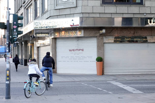 Coronakrise - Hamburger Innenstadt 15.04.2020, DEU, Deutschland, Hamburg: Hamburger Innenstadt während der Coronakrise - Geschlossene Geschäfte. Hamburg Hamburg Deutschland