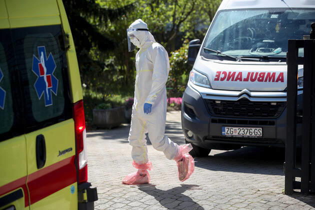 Zagreb: Evacuation of beneficiaries of the Bene Vita Nursing Home PROTECT PERSONAL IDENTITY WHEN PUBLISHING PHOTOS 16.04.2020., Croatia, Zagreb - The beneficiaries of the private Home for the Elderly and Disabled Bene Vita are being transported to Zagreb hospitals for COVID-19 infection. IgorxKralj PIXSELL
