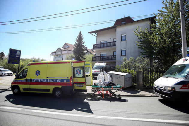 Zagreb: Evacuation of beneficiaries of the Bene Vita Nursing Home PROTECT PERSONAL IDENTITY WHEN PUBLISHING PHOTOS 16.04.2020., Croatia, Zagreb - The beneficiaries of the private Home for the Elderly and Disabled Bene Vita are being transported to Zagreb hospitals for COVID-19 infection. IgorxKralj PIXSELL