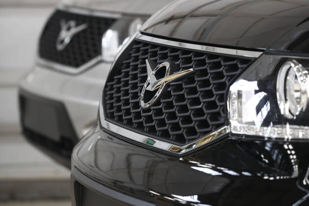 ULYANOVSK, RUSSIA - APRIL 16, 2020: UAZ Patriot cars assembled at the UAZ Ulyanovsk Automobile Plant, a subsidiary of Sollers. UAZ has resumed operation since April 13 in compliance with sanitary regulations; according to a decree by the Ulyanovsk Region government, not more than 25% of the staff, engineering personnel, and office workers are to continue working remotely. Yegor Aleyev TASS  TS0D605E