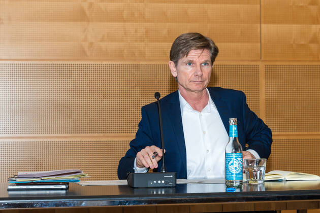 Kiel, Pressekonferenz von Ministerpräsident Daniel Günther, Gesundheitsminister Heiner Garg und Finanzministerin Monika Heinold in der Staatskanzlei. Der Ministerpräsident informierte die erschienenen Pressevertreter über die in der heutigen Koalitionsrunde festgelegten Lockerungen der Schleswig-Holsteinischen Vorschriften zum Thema Coronapandemie. Kiel Schleswig-Holstein Deutschland