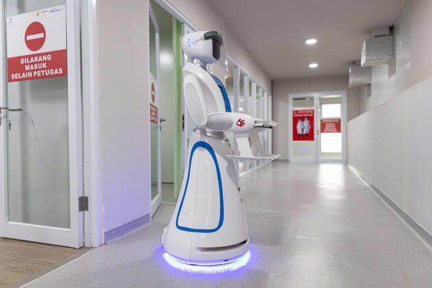 April 16, 2020, Jakarta, Jakarta, Indonesia: Jakarta, Indonesia, 16 April 2020 : Robots will be use to serve corona patient at New Hospital Pertamina Jaya in Jakarta. The Use of the robot will help health worker in reducing the possiblity of infected by the virus from the patient. Jakarta Indonesia - ZUMAh128 20200416_zap_h128_006 Copyright: xDonalxHusnix