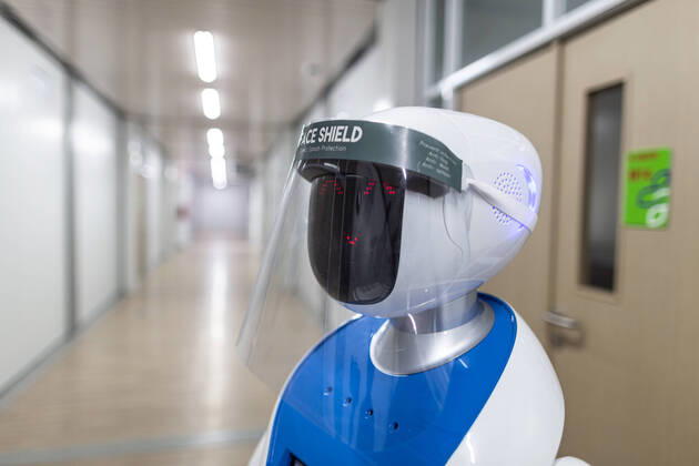 April 16, 2020, Jakarta, Jakarta, Indonesia: Jakarta, Indonesia, 16 April 2020 : Robots will be use to serve corona patient at New Hospital Pertamina Jaya in Jakarta. The Use of the robot will help health worker in reducing the possiblity of infected by the virus from the patient. Jakarta Indonesia - ZUMAh128 20200416_zap_h128_024 Copyright: xDonalxHusnix