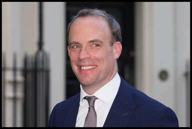 . 16 04 2020. London, United Kingdom. Coronavirus Briefing In Downing Street. Dominic Raab - Secretary of State for Foreign and Commonwealth Affairs, First Secretary of State departs Downing Street following Covid-19 briefing.  xMartynxWheatleyx xi-Imagesx IIM-21029-0018