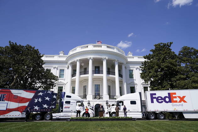 President Donald Trump makes remarks celebrating America s Truckers on the South Lawn of the White House in Washington, DC on Thursday, April 16, 2020. Trunks have stayed on the road to bring the necessary goods to the public during the Covid-19 stay at home orders.  WAX20200416101 ChrisxKleponis
