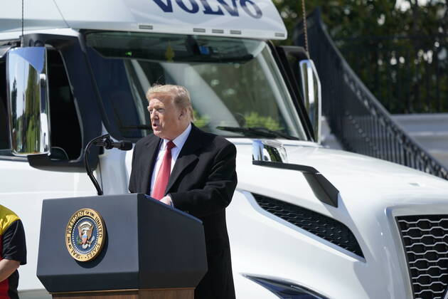 President Donald Trump makes remarks celebrating America s Truckers on the South Lawn of the White House in Washington, DC on Thursday, April 16, 2020. Trunks have stayed on the road to bring the necessary goods to the public during the Covid-19 stay at home orders.  WAX20200416102 ChrisxKleponis