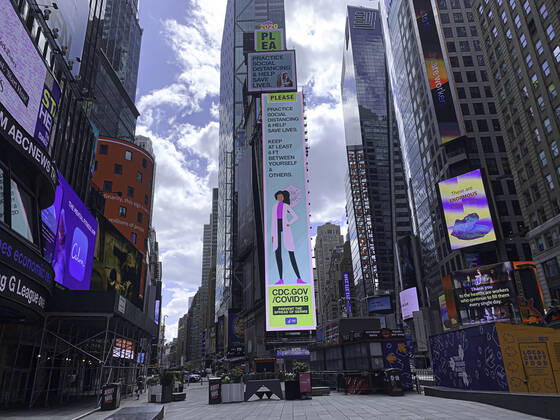 April 16, 2020, Nova York, EUA: (NEW) Covid-19: Movement at Times Square. April 16,2020, New York, USA: Few movement of people,with information of oÂ¢Ã¢öÂ¬AThank You oÂ¢Ã¢öÂ¬A to front line health care workers shown on the giant billboard at Times Square during the covid-19 pandemic.New York Governor Andrew Cuomo has extended social isolation in the state until May 15. Credit: Thenews2 Nova York - ZUMAn293 20200416_znp_n293_054 Copyright: xNiyixFotex