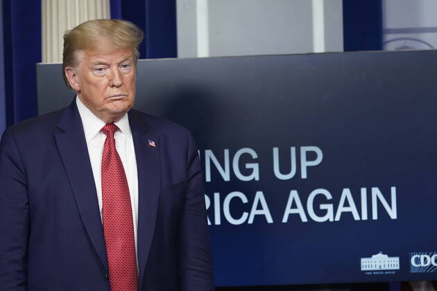 News Bilder des Tages April 16, 2020, Washington, District of Columbia, USA: United States President Donald J. Trump participates in a news briefing with members of the Coronavirus Task Force at the White House in Washington, DC on April 16, 2020. .Credit: Pool via CNP Washington USA - ZUMAs152 20200416_zaa_s152_033 Copyright: xChrisxKleponisx