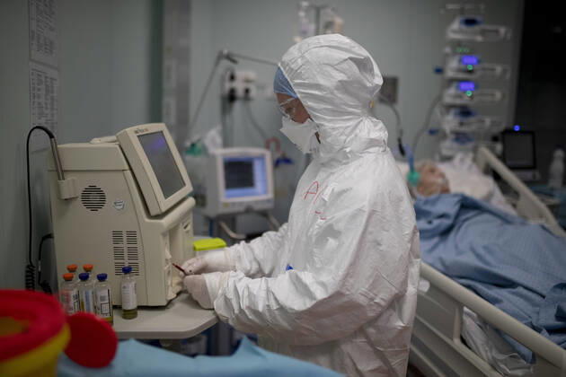 Intensive care of the Rome s Covid3 Hospital Medical staff treat patients suffering from coronavirus COVID-19 in an intensive care unit (ICU) in the Covid department of Rome s Covid3 Hospital (Istituto clinico CasalPalocco) on April 16, 2020, in Rome, Italy. Rome Italy Italy Copyright: DavidexFracassi