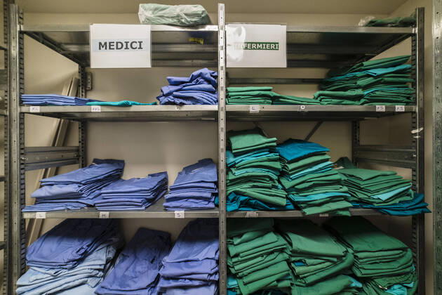 Intensive care of the Rome s Covid3 Hospital The clothes that doctors have to put on before entering inside the intensive care of the Rome s Covid3 Hospital Rome Italy Italy Copyright: DavidexFracassi