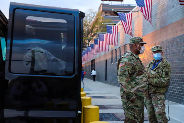 April 16, 2020, New York, NEW YORK, EUA: Movement of military and health professionals at the Elmhurst Hospital Center in Queens, New York during the COVID-19 coronavirus pandemic in the United States. New York EUA - ZUMAv122 20200416_zap_v122_039 Copyright: xWilliamxVolcovx