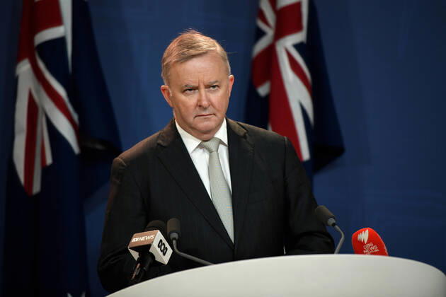 ANTHONY ALBANESE CORONAVIRUS PRESSER, Federal Opposition Leader Anthony Albanese speaks to the media during a press conference in Sydney, Friday, April 17, 2020. ( NO ARCHIVING, EDITORIAL USE ONLY, NO USE IN BOOKS WITHOUT CONSENT SYDNEY NSW AUSTRALIA  Copyright: xBIANCAxDExMARCHIx 20200417001463886156