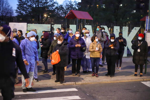 April 16, 2020, New York, New York, United States: Candlelight vigil at the Elmhurst Hospital Center in Queens, New York, during a COVID-19 coronavirus pandemic in the United States. New York United States - ZUMAv122 20200416_zap_v122_050 Copyright: xWilliamxVolcovx