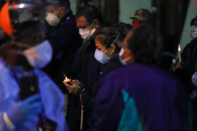 April 16, 2020, New York, New York, United States: Candlelight vigil at the Elmhurst Hospital Center in Queens, New York, during a COVID-19 coronavirus pandemic in the United States. New York United States - ZUMAv122 20200416_zap_v122_065 Copyright: xWilliamxVolcovx