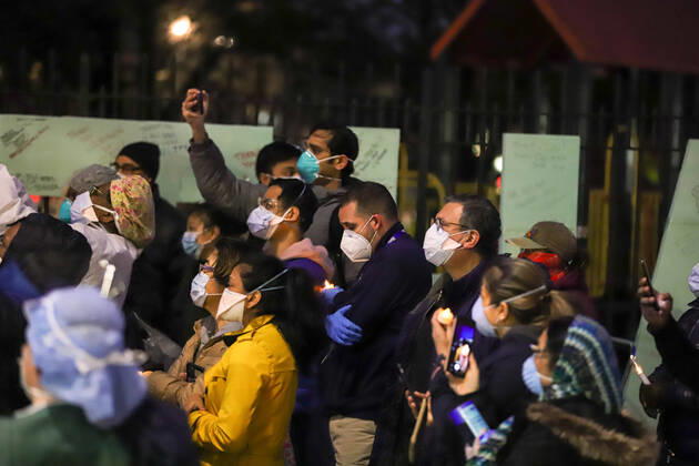 April 16, 2020, New York, New York, United States: Candlelight vigil at the Elmhurst Hospital Center in Queens, New York, during a COVID-19 coronavirus pandemic in the United States. New York United States - ZUMAv122 20200416_zap_v122_071 Copyright: xWilliamxVolcovx
