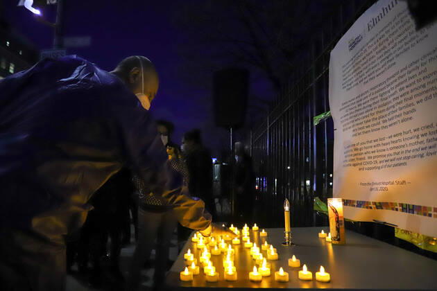 April 16, 2020, New York, New York, United States: Candlelight vigil at the Elmhurst Hospital Center in Queens, New York, during a COVID-19 coronavirus pandemic in the United States. New York United States - ZUMAv122 20200416_zap_v122_079 Copyright: xWilliamxVolcovx
